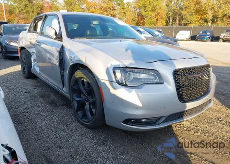 2023 Chrysler 300 300S z USA, uszkodzony, nr VIN 2C3CCABG9P8641212